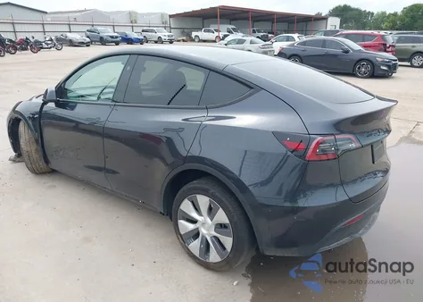 2024 Tesla Model Y z USA, uszkodzony, nr VIN 7SAYGDED6RF092556
